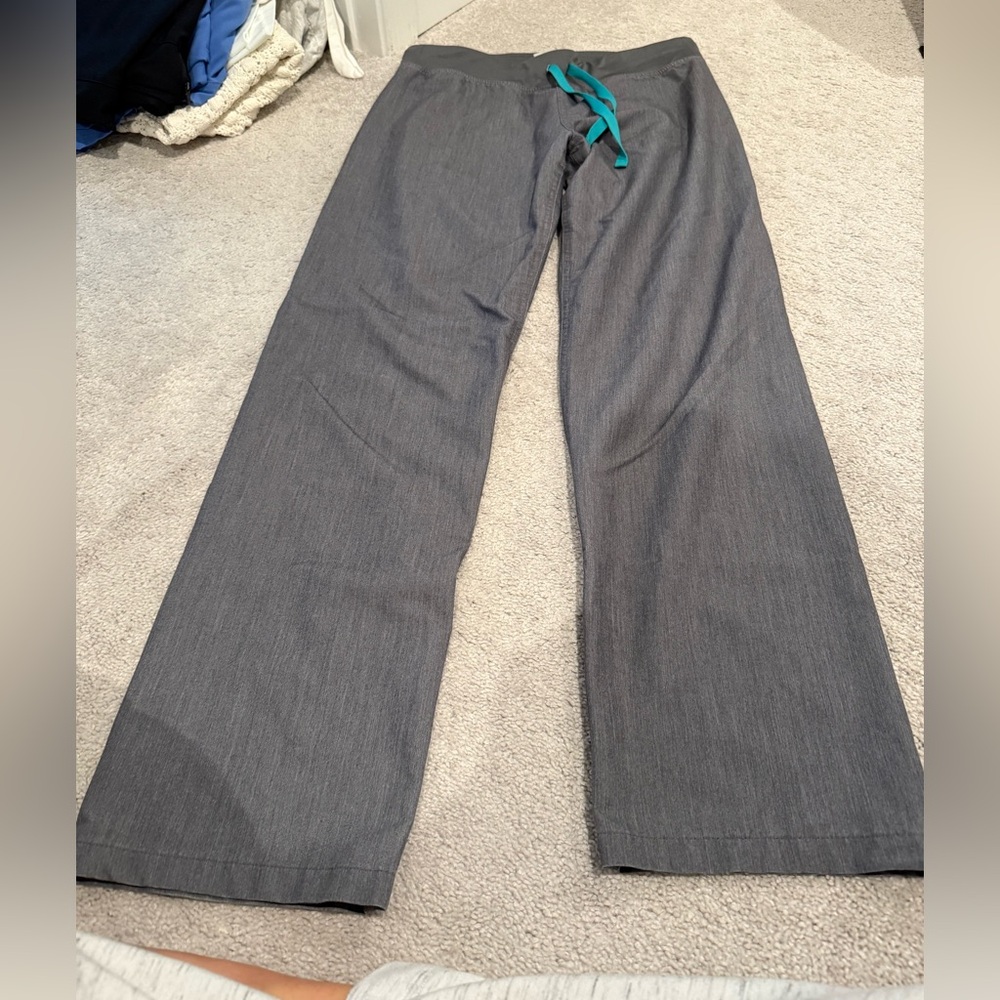 Figs women’s Gray Scrub Pants with Teal Drawstring
